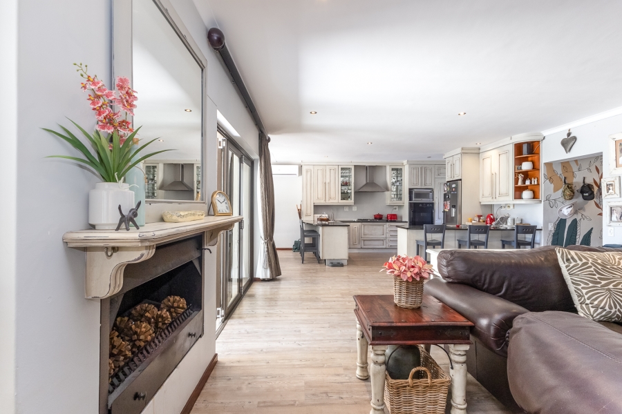 To Let 5 Bedroom Property for Rent in Boschenmeer Golf Country Estate Western Cape